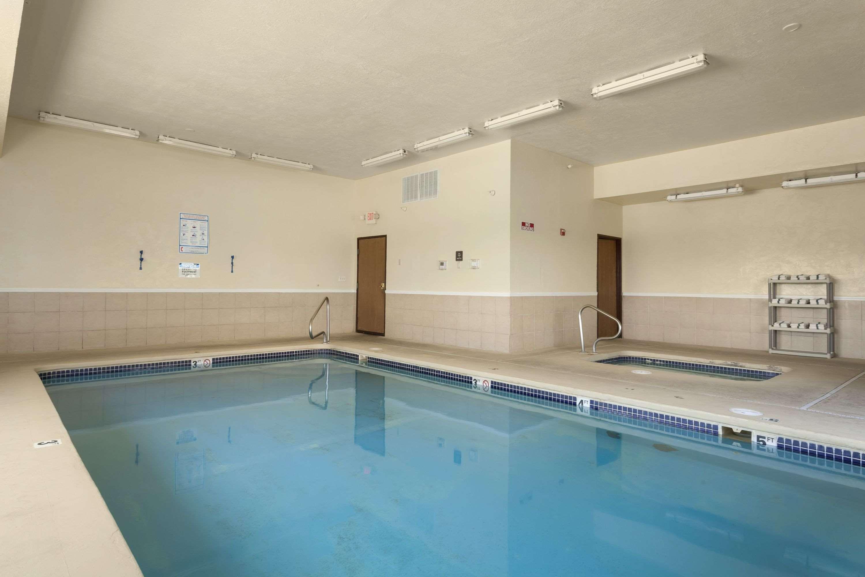 Days Inn By Wyndham Jefferson City Exterior photo