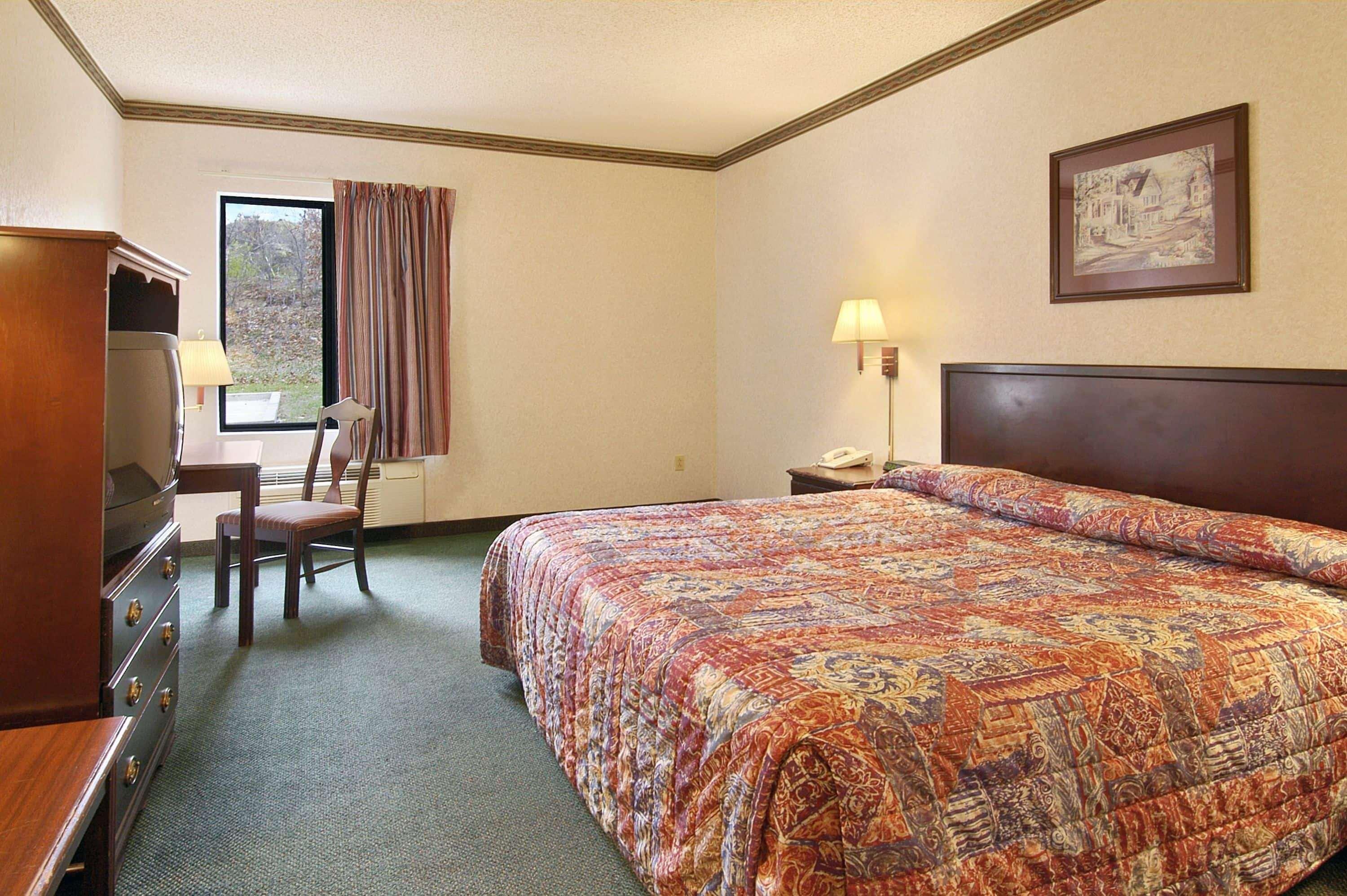 Days Inn By Wyndham Jefferson City Exterior photo