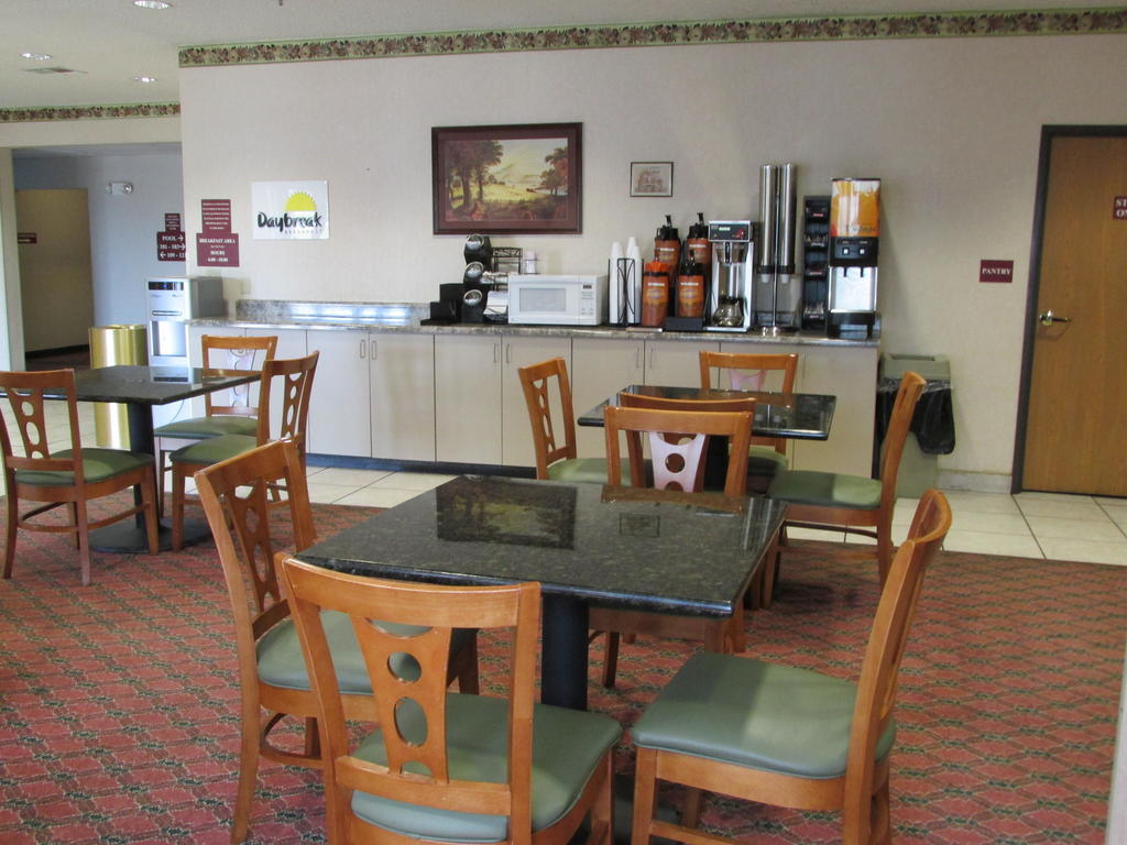 Days Inn By Wyndham Jefferson City Exterior photo